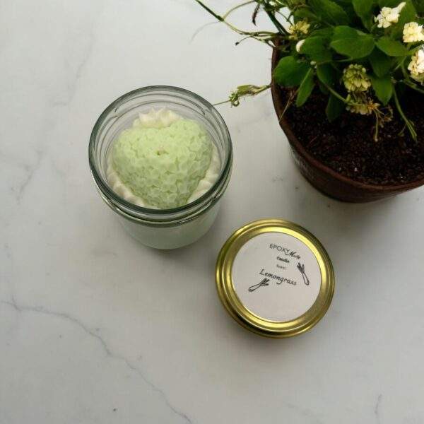 Lemongrass scent - heart flower candle