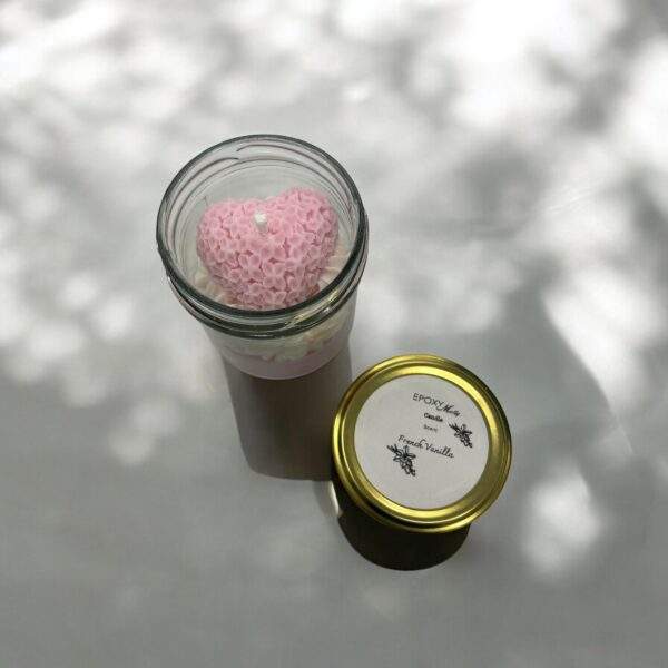 French Vanilla scent - heart flower candle