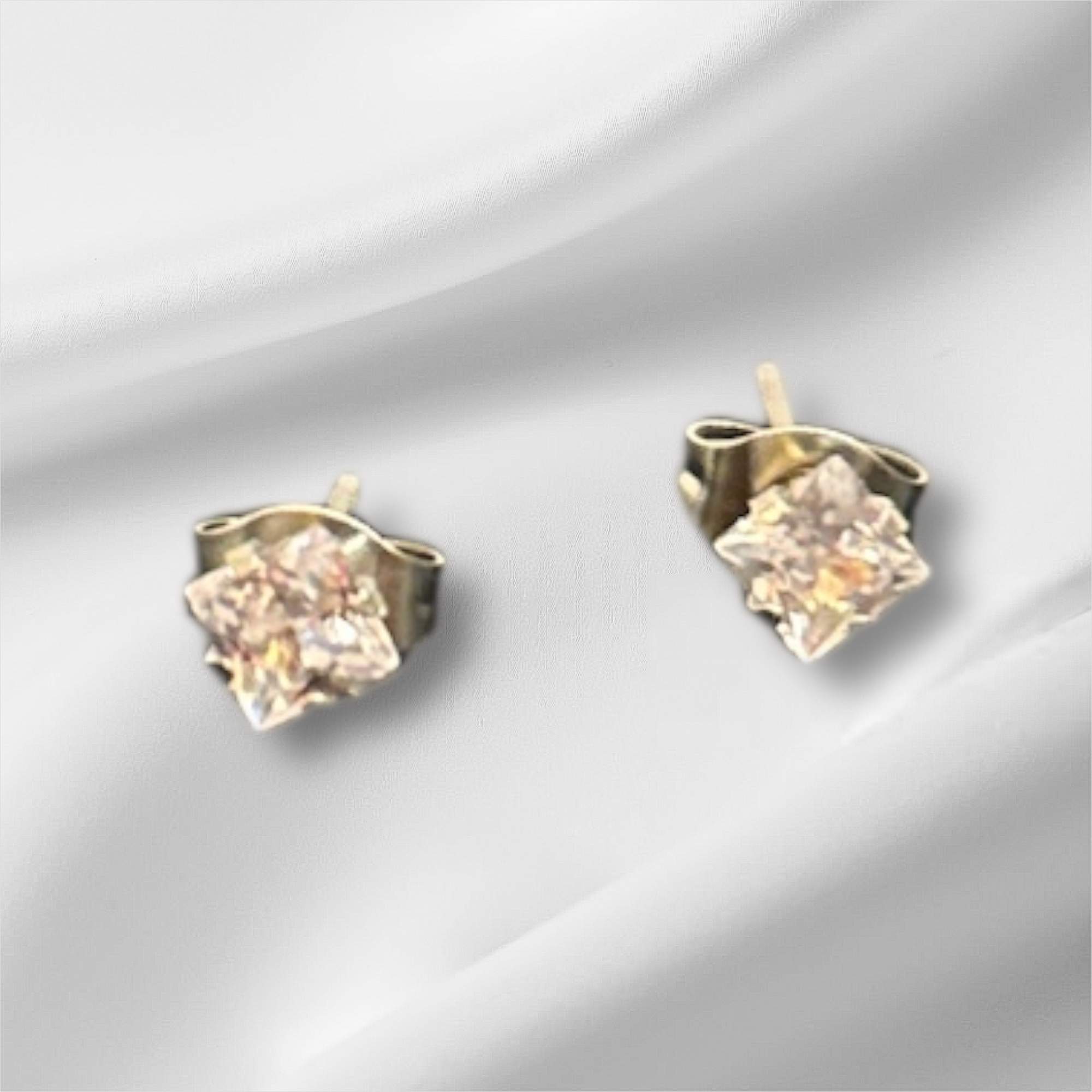 Petite Crystal Square Ohrstecker silber - Edelstahl, Wasserfest