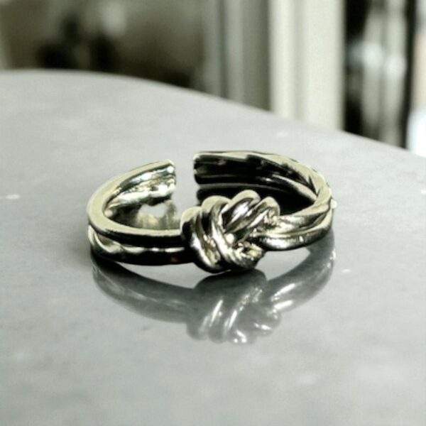 Timeless Knot Ring silber - Größenverstellbar, Edelstahl, Wasserfest