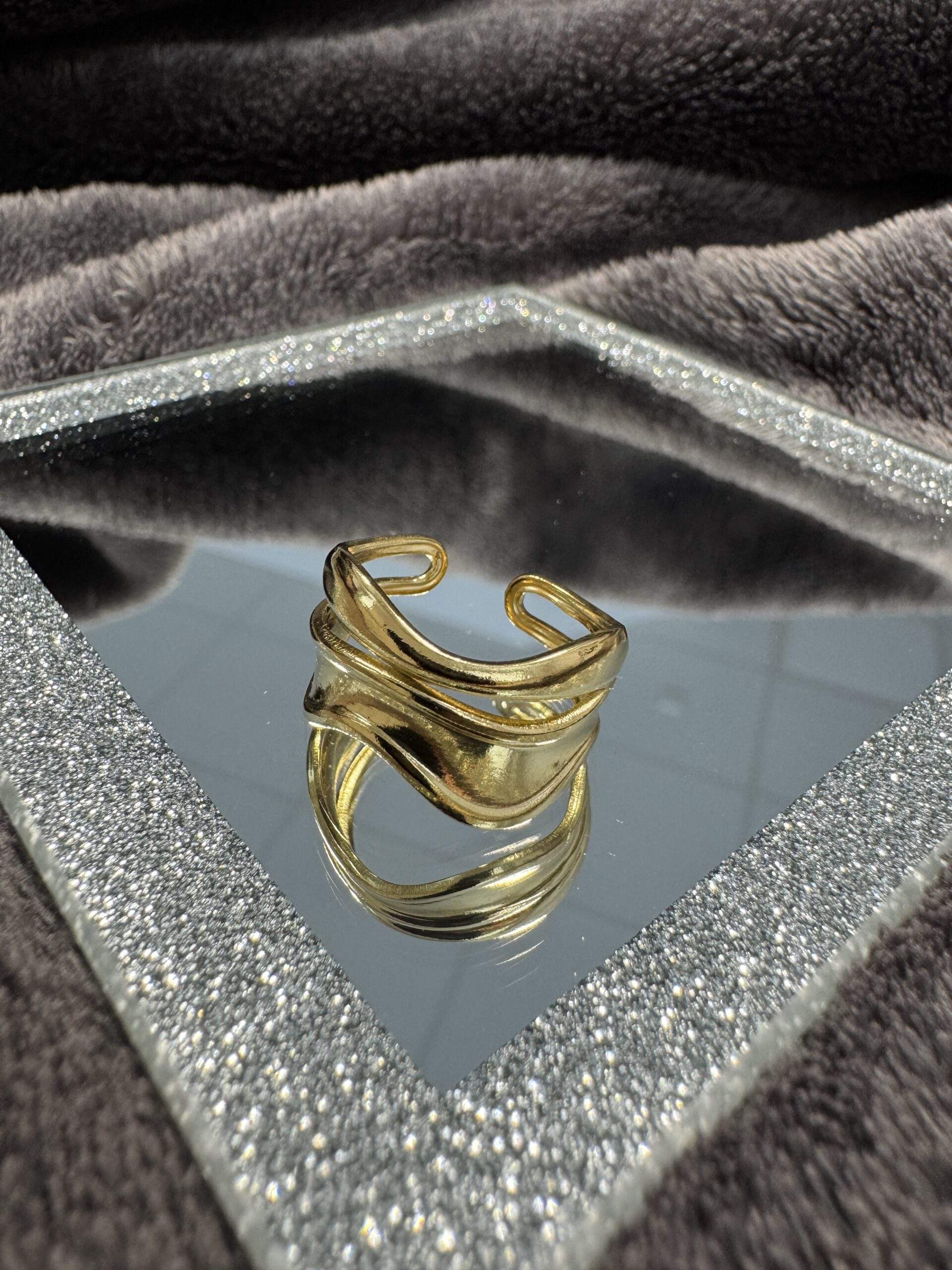 Golden Veil Ring gold